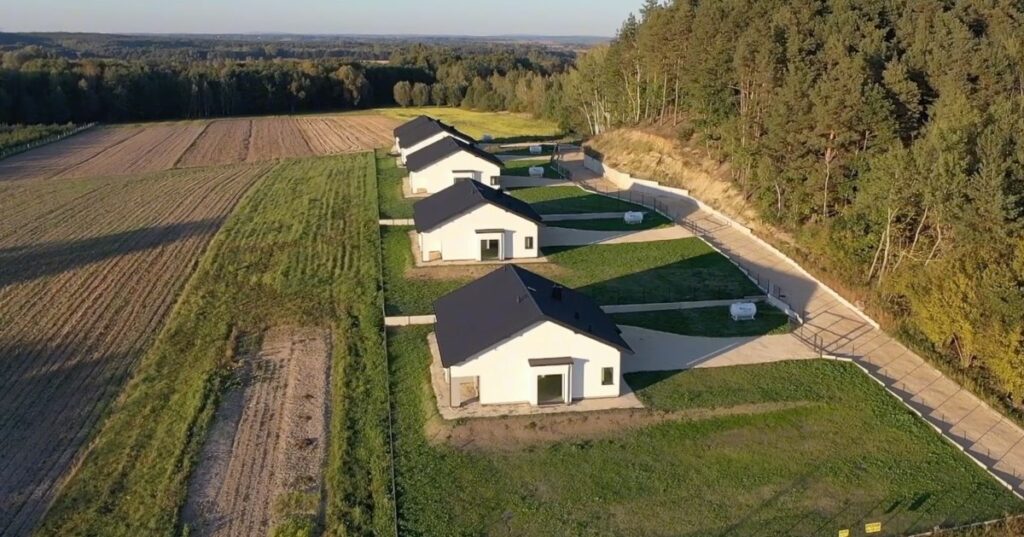 Pierwszoklasiści złożyli ślubowanie w buskim Koperniku domy na sprzedaż skorzów