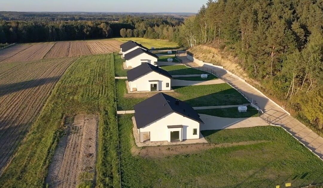 Pięć domów jednorodzinnych na sprzedaż w Skorzowie koło Buska-Zdroju