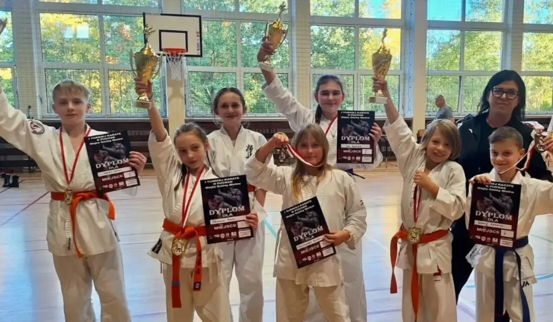 Sześć medali dla Buskiej Szkoły Karate Kyokushin w Mniowie
