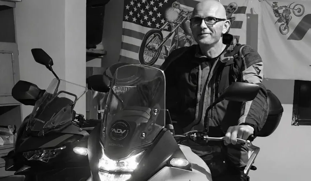 Tragiczna śmierć motocyklisty z Buska-Zdroju – przyjaciele proszą o pomoc