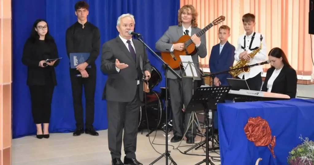 Dzień Edukacji Narodowej w ZST-I w Busku-Zdroju. Wręczono nagrody nauczycielom