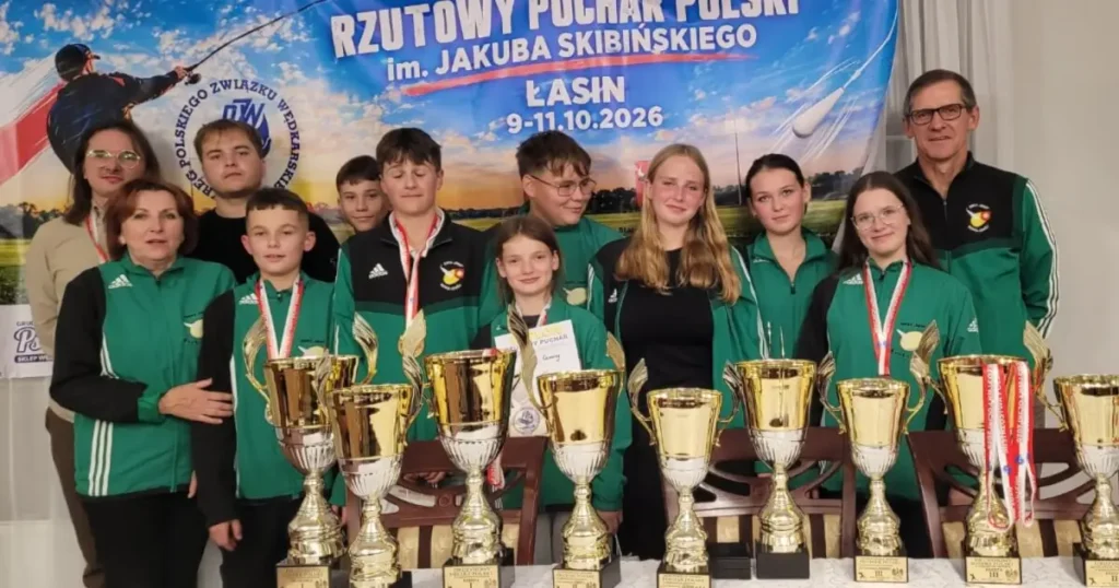Pierwszoklasiści złożyli ślubowanie w buskim Koperniku Wędkarze z Buska-Zdroju z medalami Drużynowych Mistrzostw Polski i Pucharu Polski