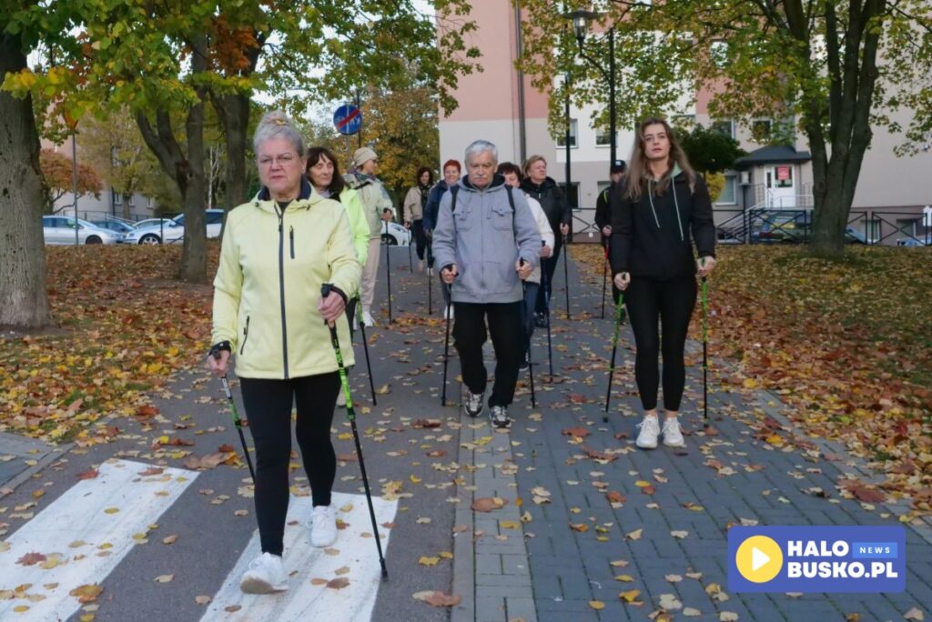 zwiedzanie kosciolka sw. leonarda w busku zdroju spacer z kijkami 2