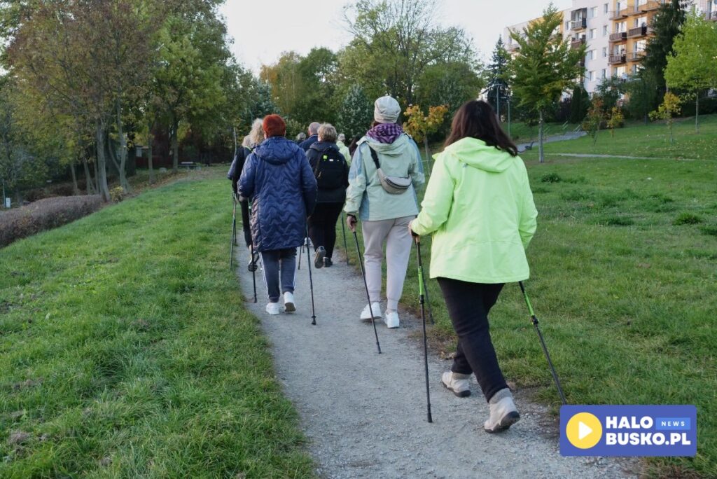 zwiedzanie kosciolka sw. leonarda w busku zdroju spacer z kijkami 5