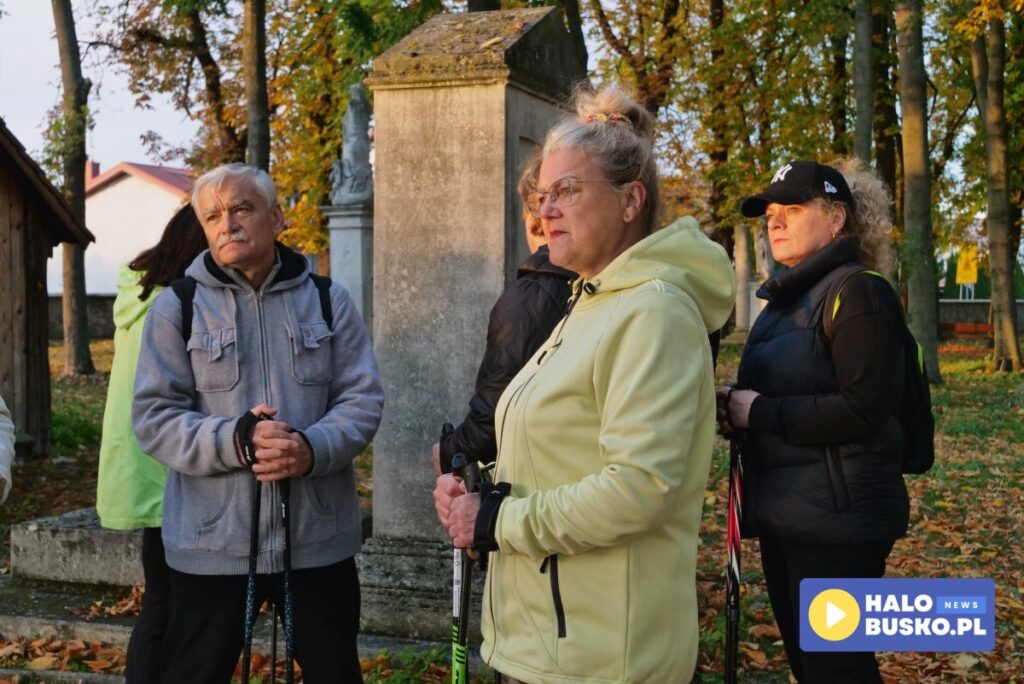 zwiedzanie kosciolka sw. leonarda w busku zdroju spacer z kijkami 7